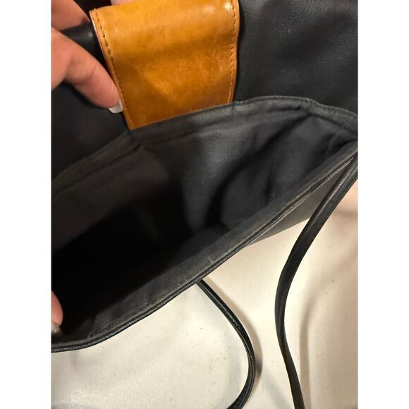 Perry Ellis America Leather Crossbody Bag Black & Tan Classic - Picture 7 of 7